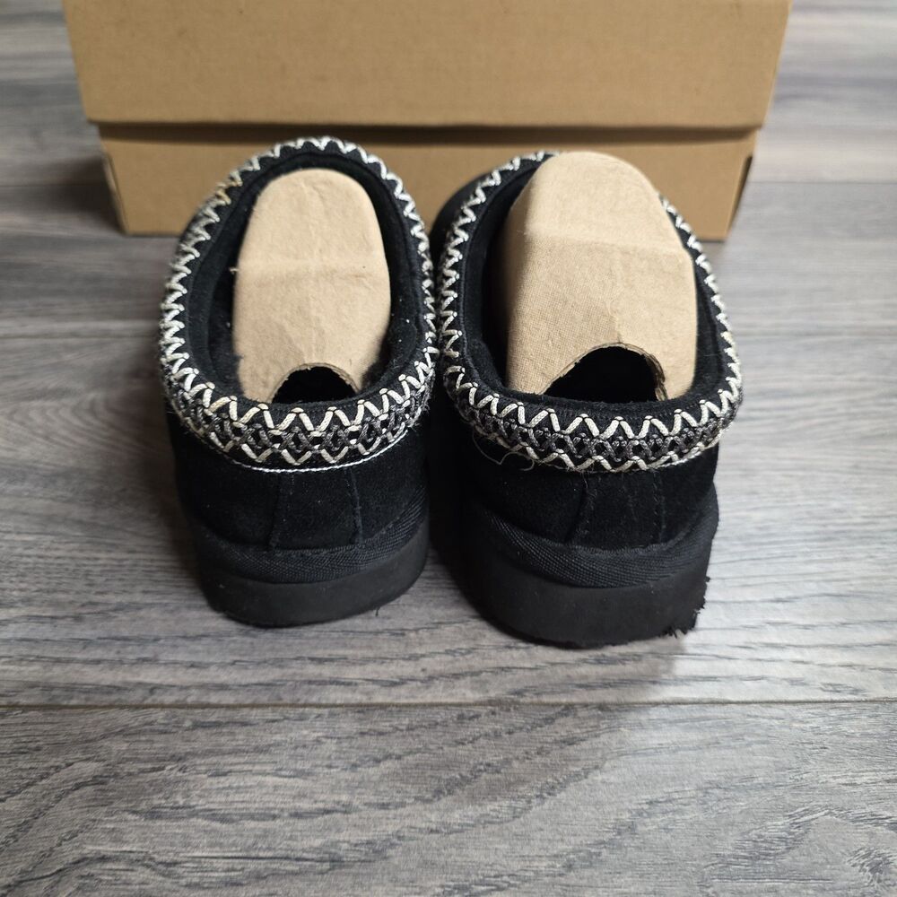 UGG Tasman Slip on Suede Shoes Black Shearling Lined Women's Size 5 - Picture 2 of 8